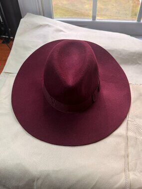 Burgundy felt fedora hat